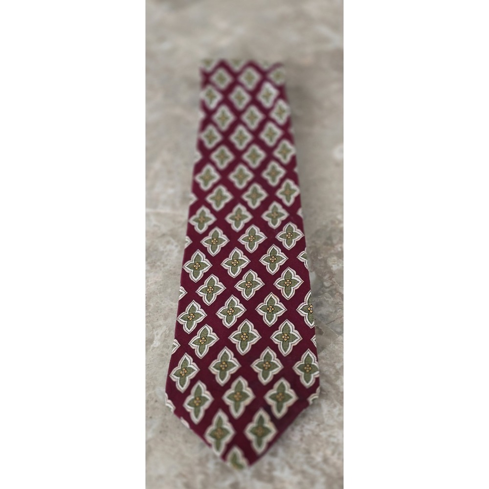 Vintage Chaps Ralph Lauren Men's 100% Silk Tie Red Floral Pattern USA Made
